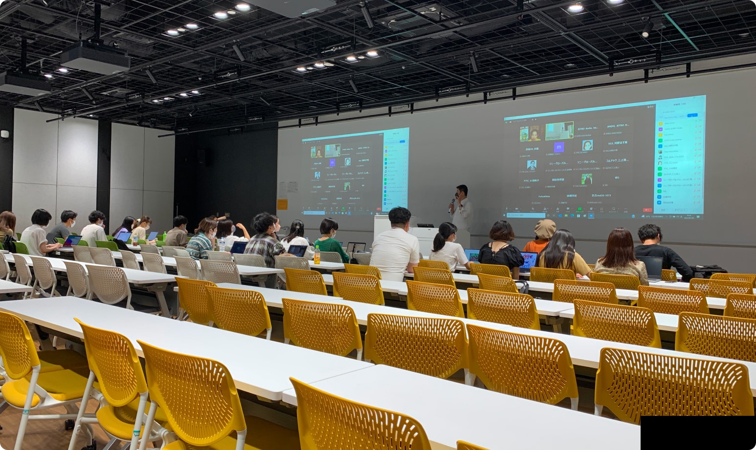 Senshu University business design lecture and classroom moments
